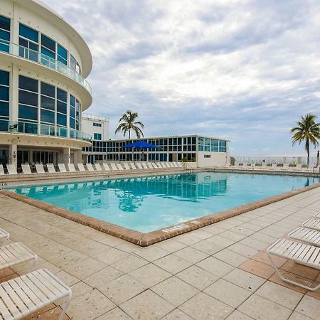 Castle Beach Suites By Vacation Media Miami Beach Bagian luar foto