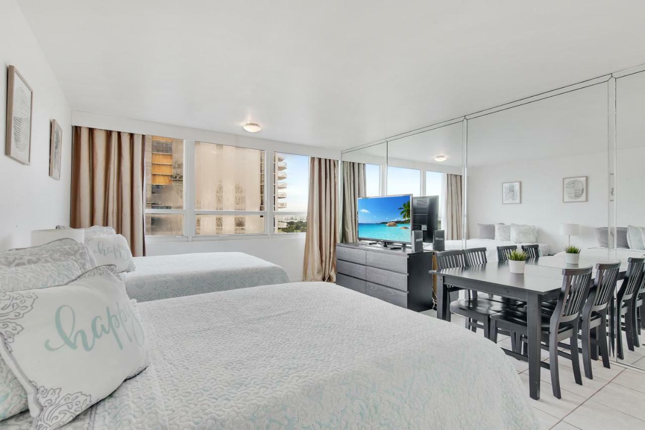 Castle Beach Suites By Vacation Media Miami Beach Bagian luar foto